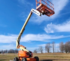 Model JLG 600AJ